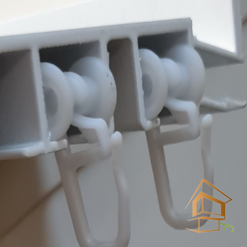 Крючок карнизный белый 100 шт/уп, (ролик) - -